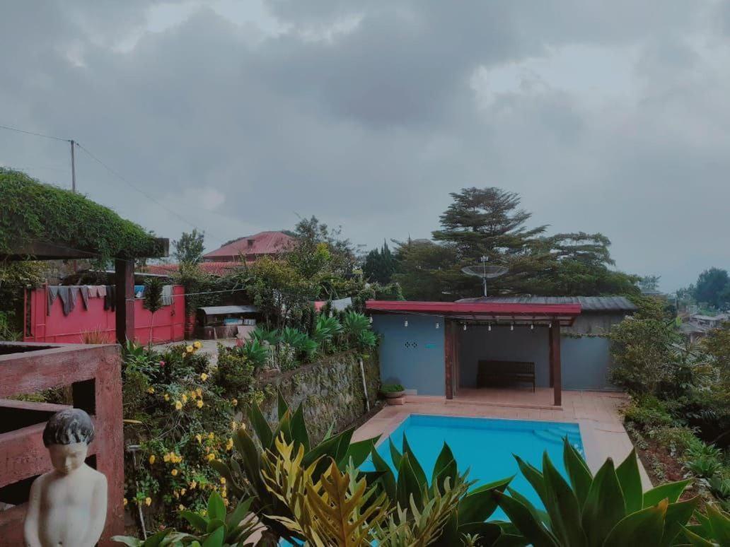 Villa Bata Merah By Spazie Paragajen Luaran gambar
