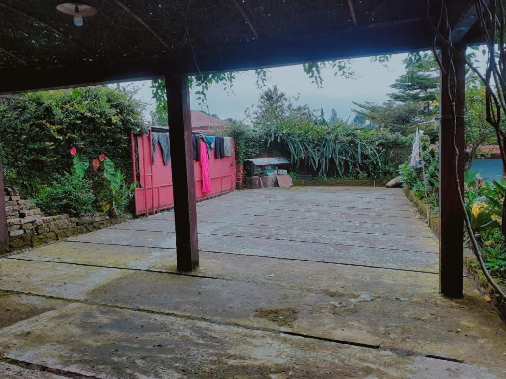 Villa Bata Merah By Spazie Paragajen Luaran gambar