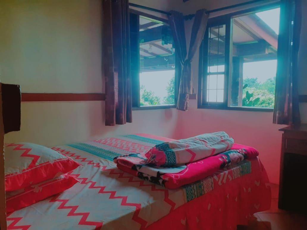 Villa Bata Merah By Spazie Paragajen Luaran gambar